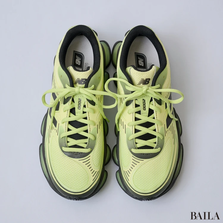 ニューバランスのスニーカー　スニーカーコーデ　Abzorb2000