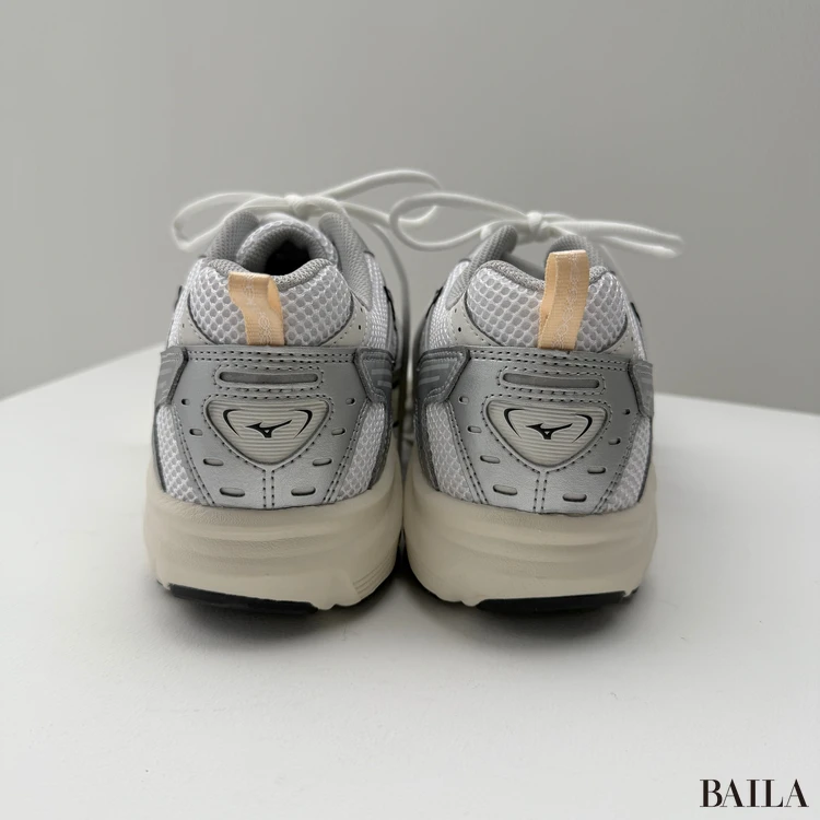 ミズノ　MXR　バックデザイン