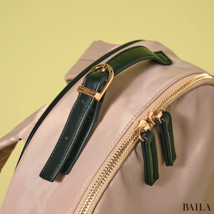 マッキントッシュ フィロソフィー 8ポケットバックパック 持ち手