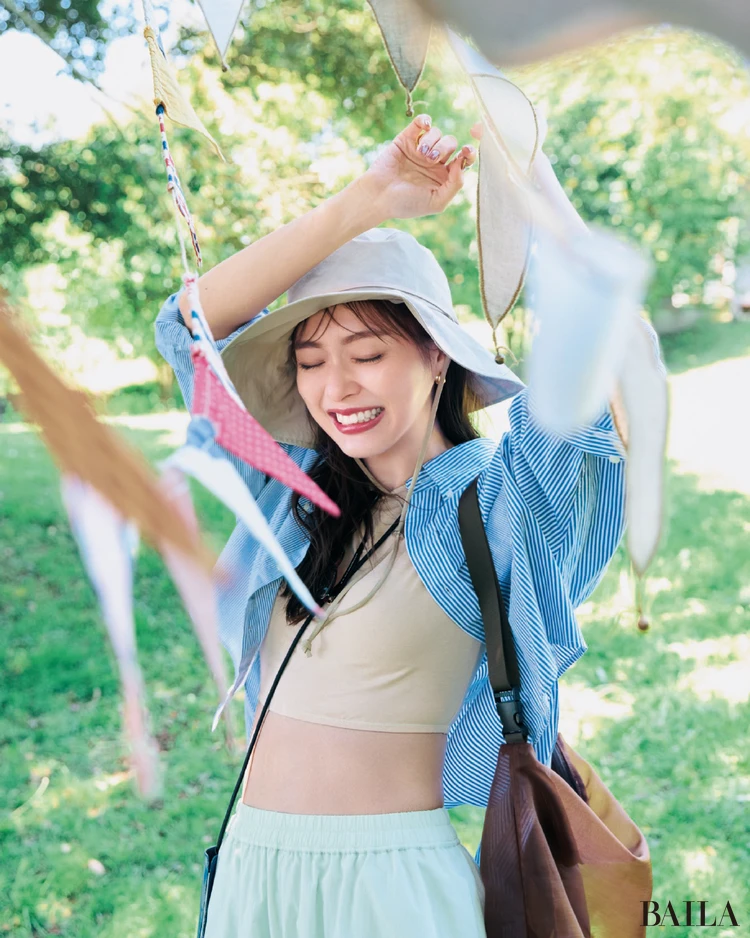機能性と洒落感を両立して真夏の音楽フェスを満喫!【BAILA今日のコーデ】