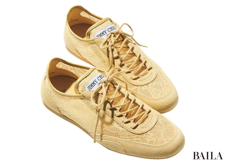 【JIMMY CHOO(ジミー チュウ)】思いきりレディに楽しめるレーススニーカーに熱視線