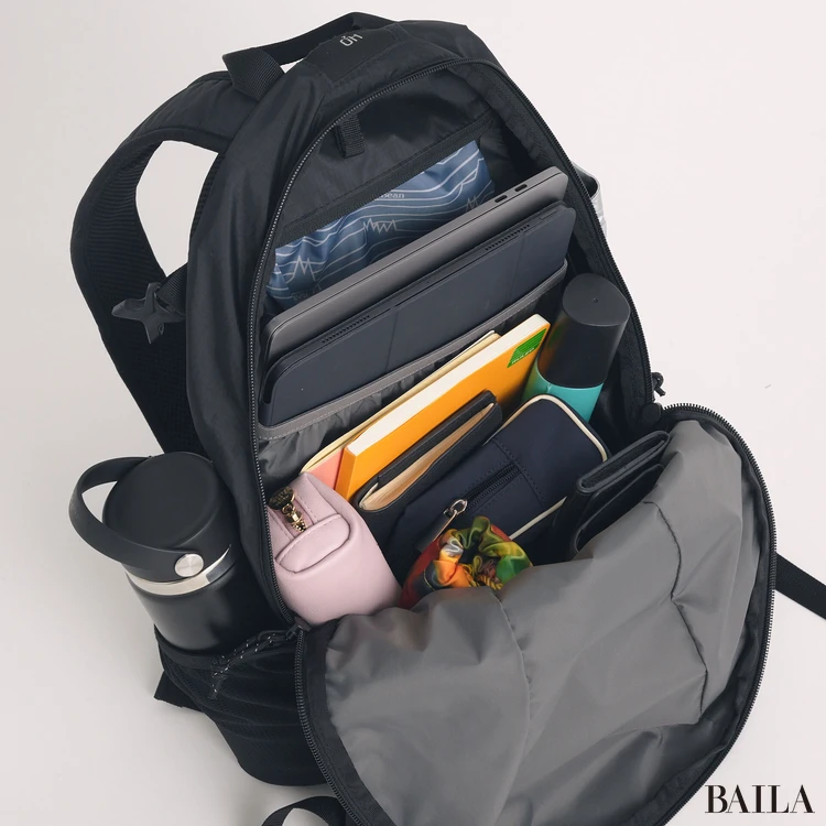 エルエルビーン　リュック　収納力　通勤グッズをバッグに入れた様子