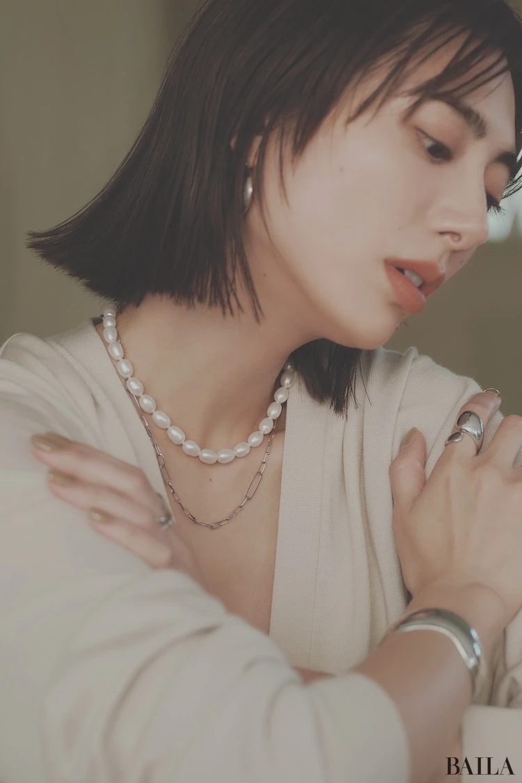 日常服をぐっと素敵に魅せるモダンな掛け合わせ