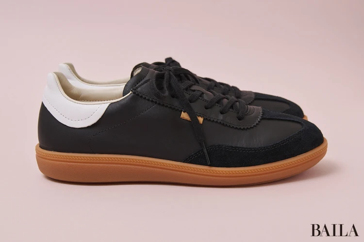 ECCOのスニーカー　歩きやすい　Soft11