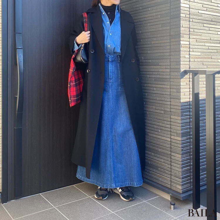 ユニクロの「メリノポロセーター」ネイビー着用コーデ