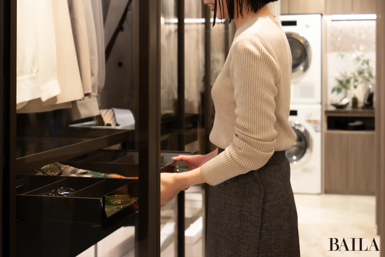 セントラルガーデン月島ザタワー　モデルルーム　ウォーク・スルー・クローゼット　引き出しチェスト