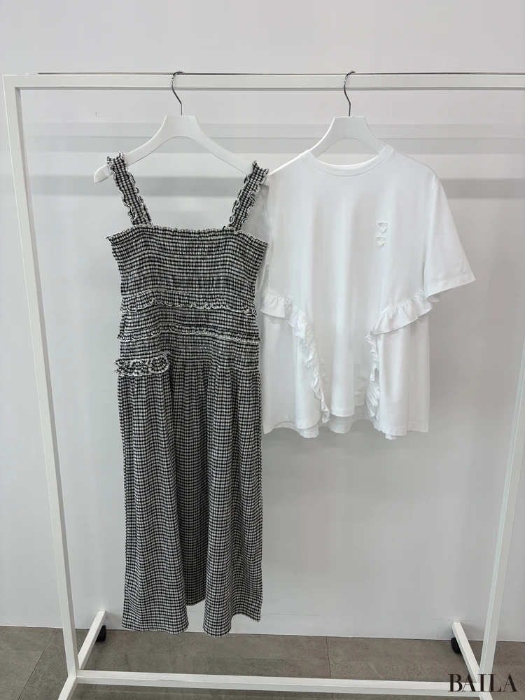 シャーリングワンピース（一部店舗限定）やフリルTシャツ