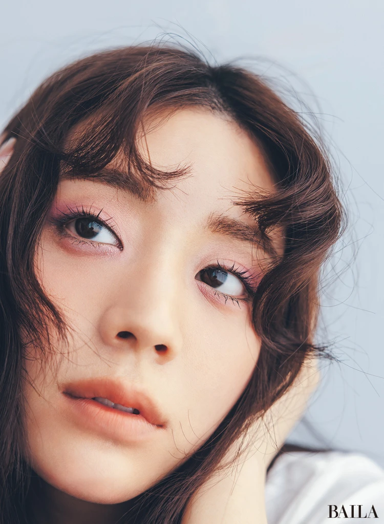 白Tの日のメイク　アイメイク