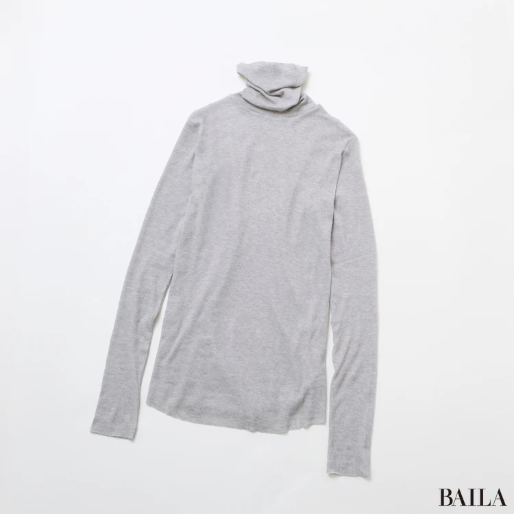 SOEJU（ソージュ）の「カシミヤ混タートルネックカットソー」