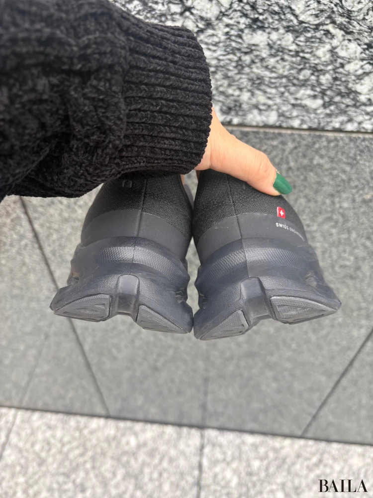 ON　スニーカー　厚底