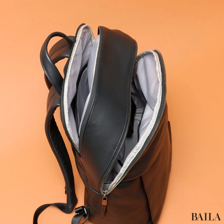 トゥミ VOYAGEUR「ホランド」バックパック メインスペース