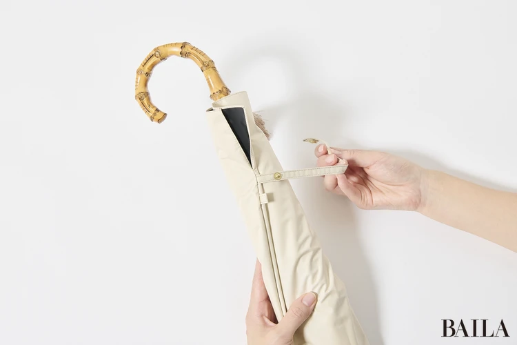 UVOの日傘　収納袋へのしまい方