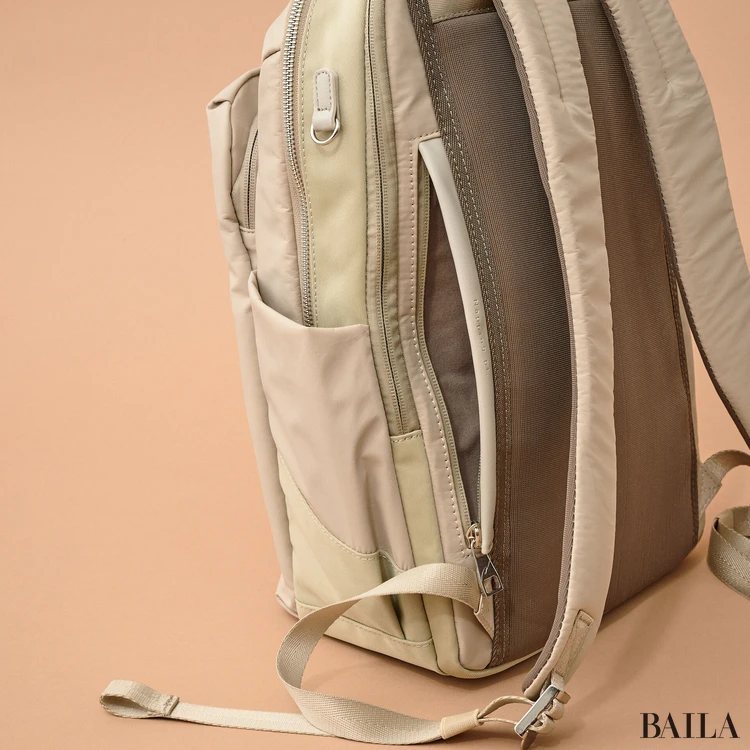 ダブルアンドデイナイト ポルク スクエアリュック 背面ポケット