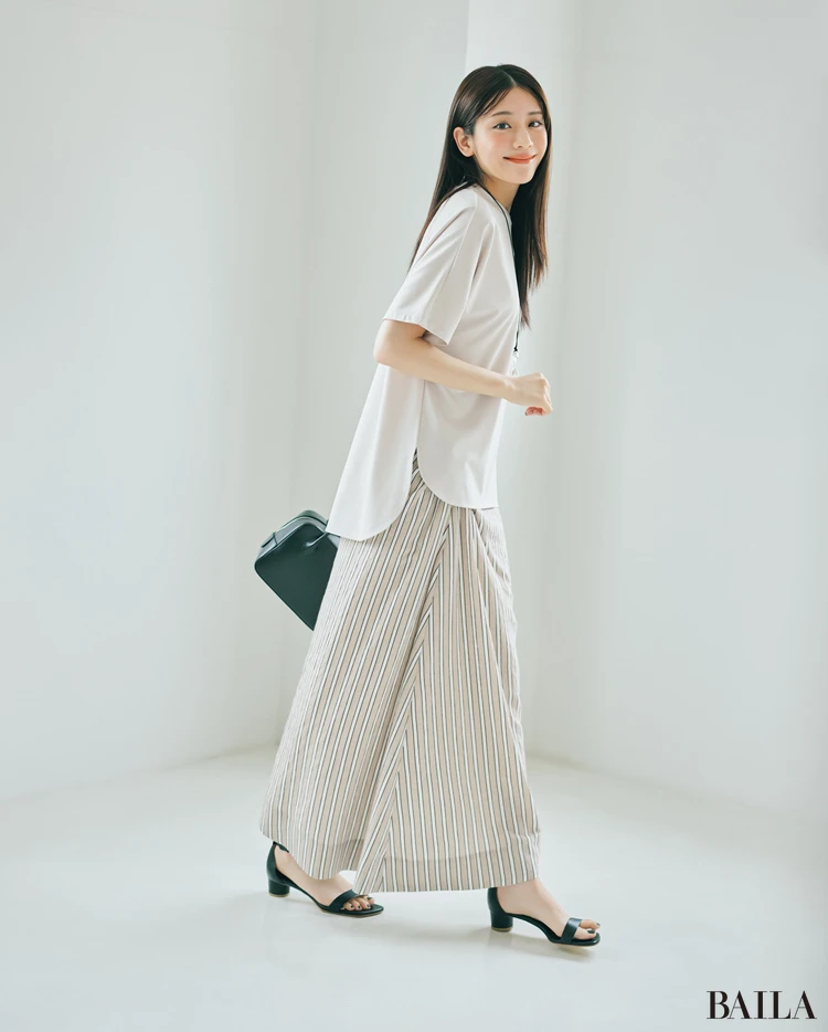 前後差をつけたラウンドテールのTシャツ