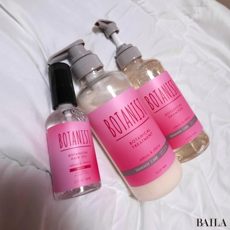 BOTANIST|ボタニカルシャンプー、トリートメント、ヘアオイル サクラ&チェリーの香り/シャンプー 460ml・トリートメント 460g 各1,540円(税込)、ヘアオイル(モイスト)80ml 1,870円(税込)