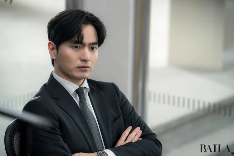 『エスクワイア: 弁護士を夢見る弁護士たち』：イ・ジヌク