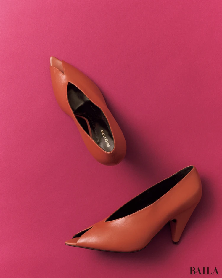 【Sergio Rossi(セルジオ ロッシ)】パッと目を引くプロポーションがコーデを活性化する新作シューズ