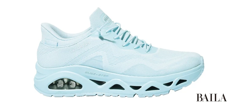 【SKECHERS(スケッチャーズ)】ハンズフリーで履けて画期的! 可愛げワントーンの新作を要チェック