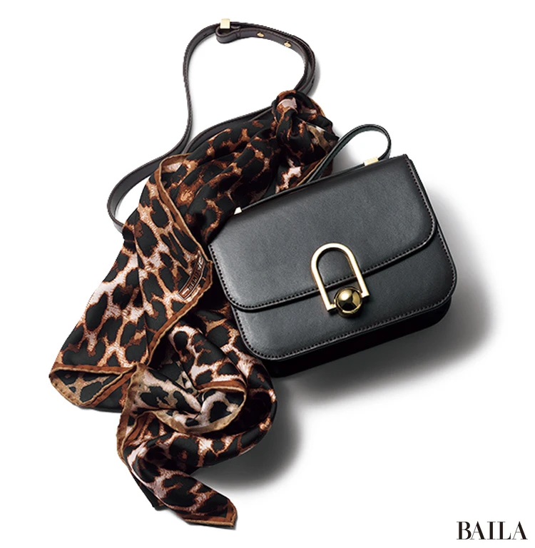 きれいめ小物　レザーバッグ