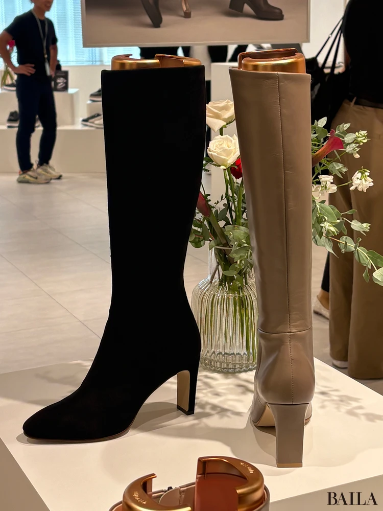 ダイアナのロングブーツ後ろ