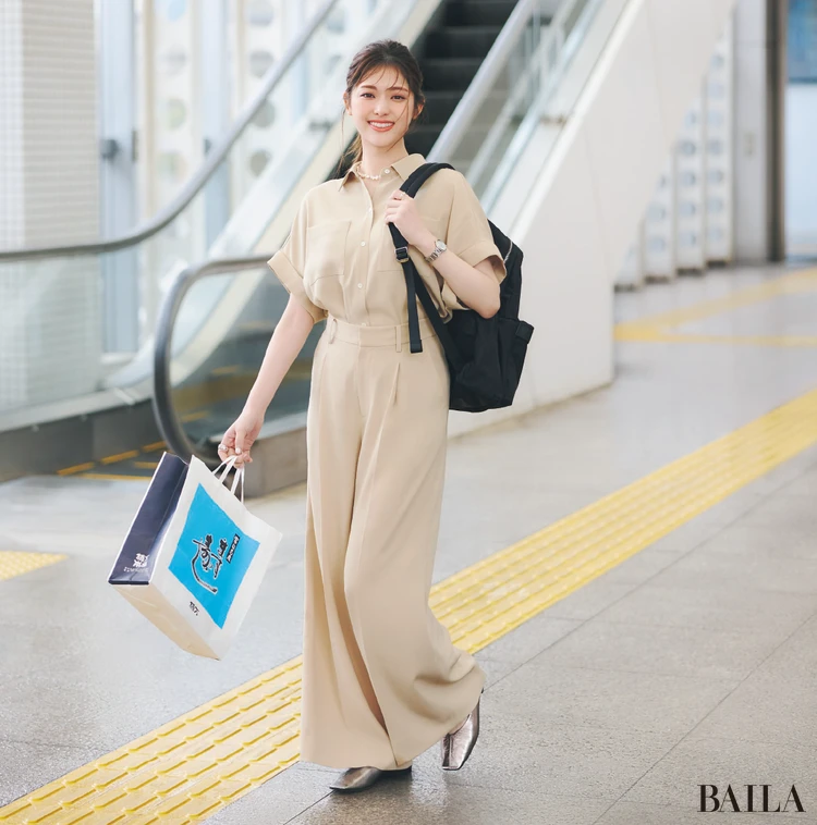 柔らかなムードのパンツセットアップで颯爽と!【BAILA今日のコーデ】
