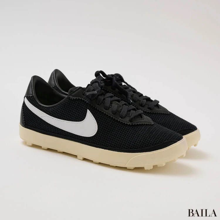 ナイキのスニーカー　アストログラバー　歩きやすい