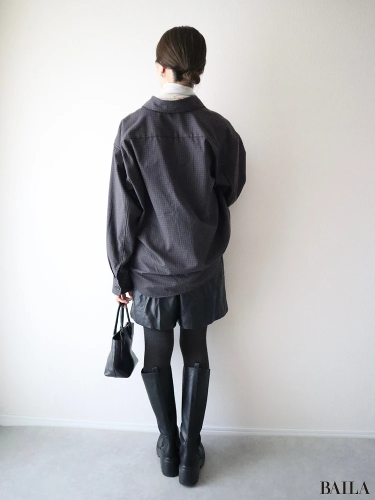 オリエンタルトラフィック　Oriental Traffic　黒　ブーツ　ロング　厚底　サイドゴア　ユニクロ　MIX　1月　コーデ　後ろ