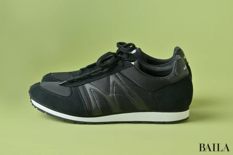 ミズノ　薄底スニーカー　サイドから見た様子