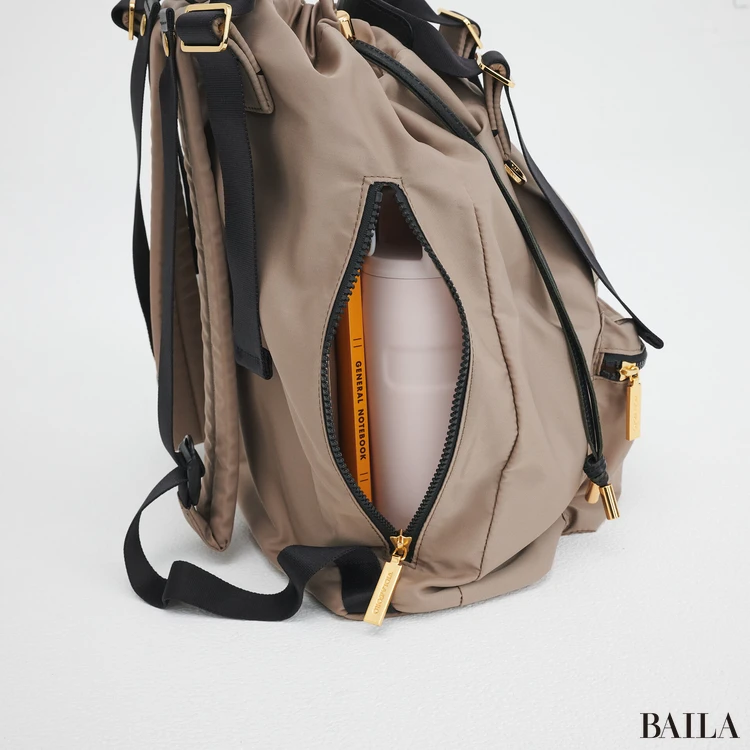 ヴィオラドーロ　リュック　クイックアクセスポケット