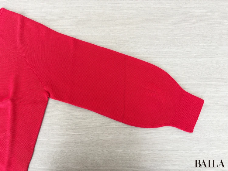 デザイン：丸みのあるボリュームスリーブが生み出すニュアンス