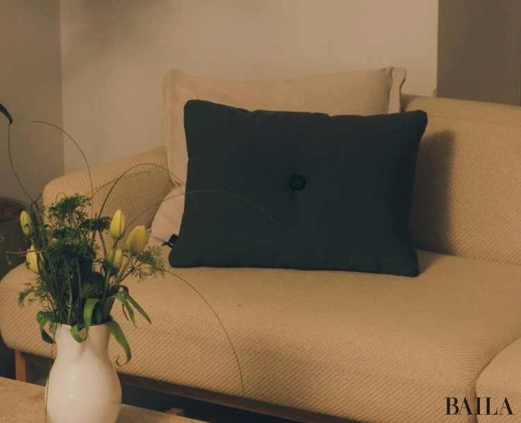 プリカ クッション ストーリー サンド各￥20900／HAY TOKYO