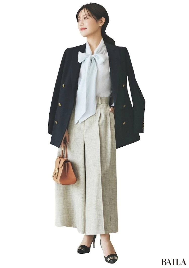 全方位に好印象なボウタイ×ネイビージャケット