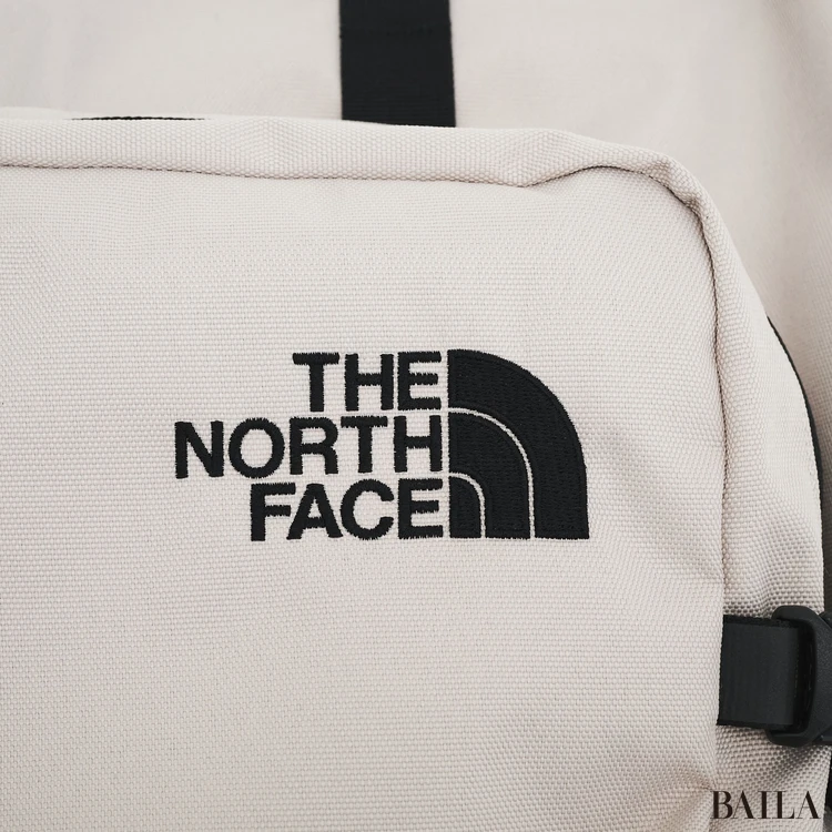 ザ・ノース・フェイス　ロゴ