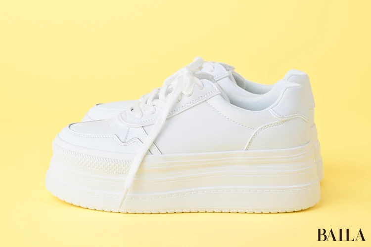 ORTR(オーアールティーアール) 厚底ローカットスニーカー サイドから見た様子