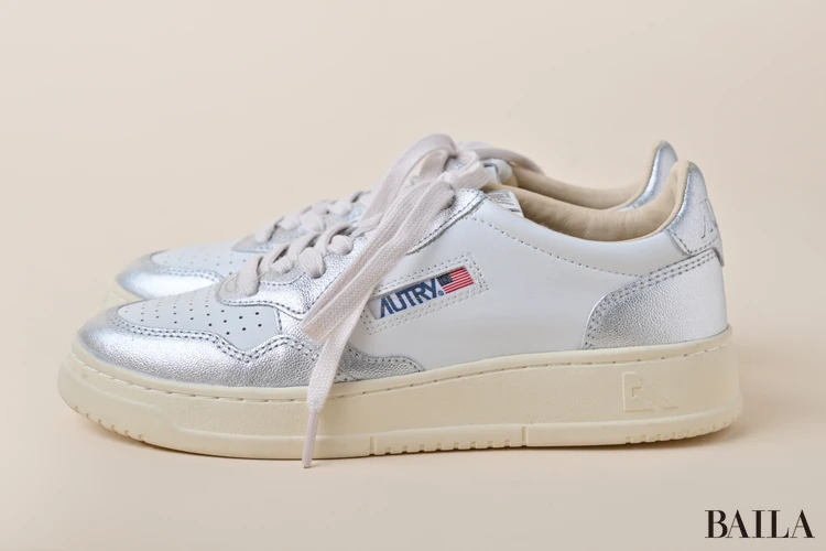 オートリー MEDALIST LOW BYCOLOR サイドから見た様子