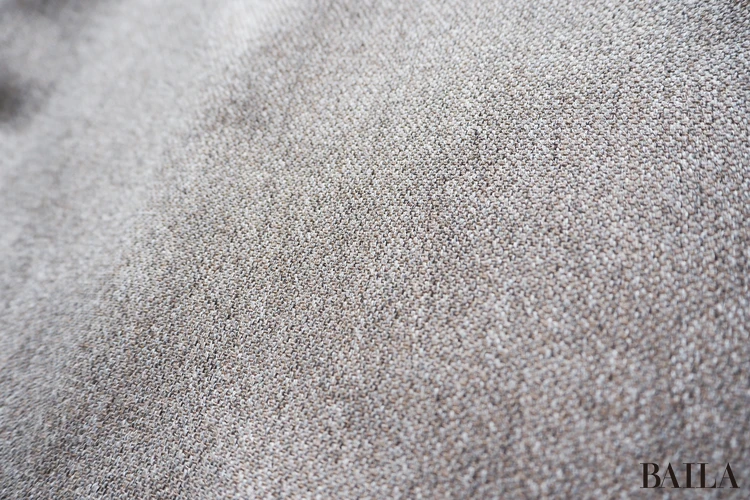 青山商事　スーツスクエア　CHANTOWA サイドタックスカート　￥13090　ベージュ　サイズ38　生地アップ