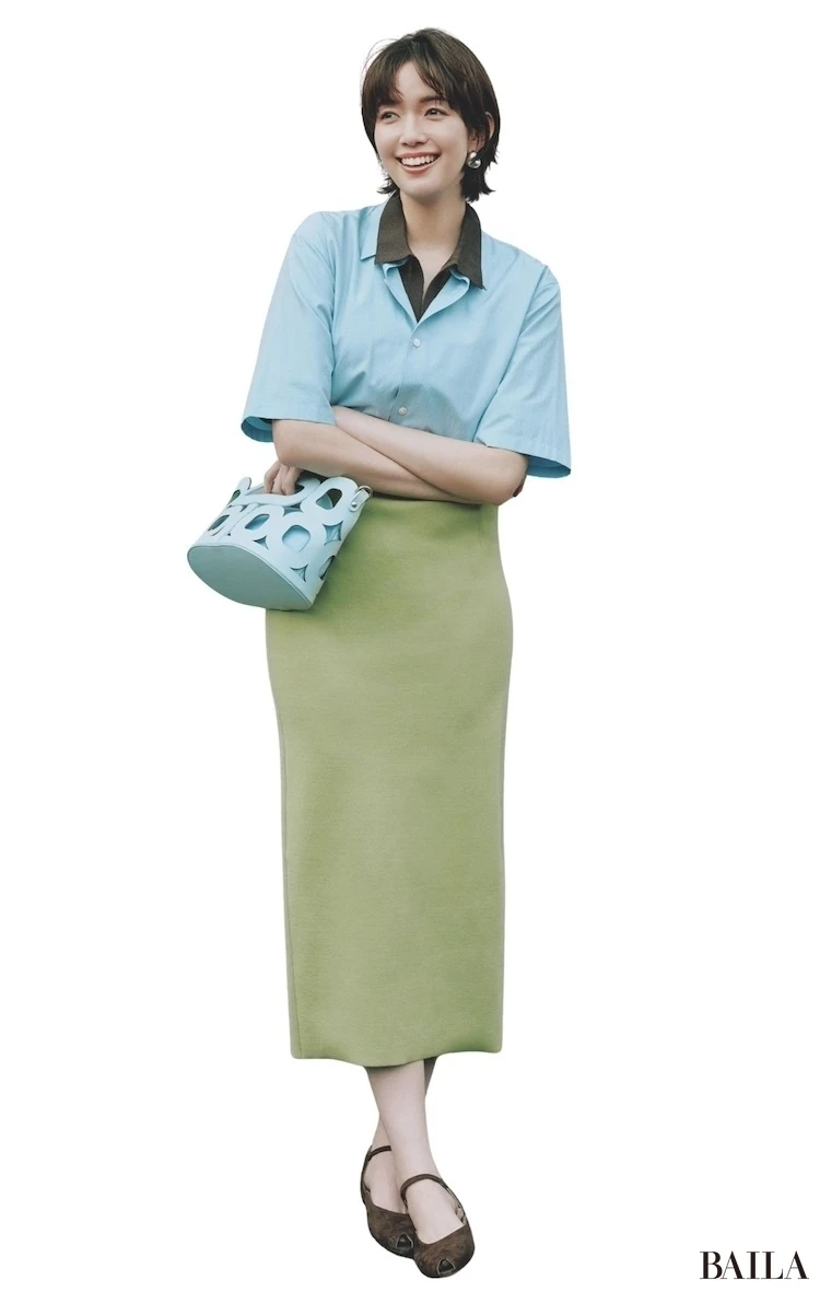 無難見えしないコンサバは×きれい色だからなせるわざ