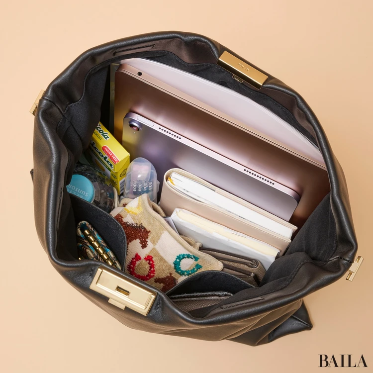 PUNTI.（プンティ）　GRAFT-TOTE L / P-019　収納力　通勤グッズをバッグに入れた様子