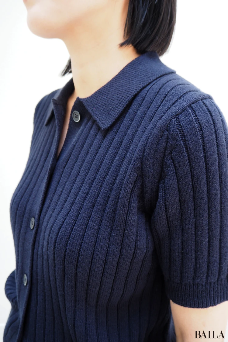 「リブポロカーディガン半袖」（￥2990）アップ