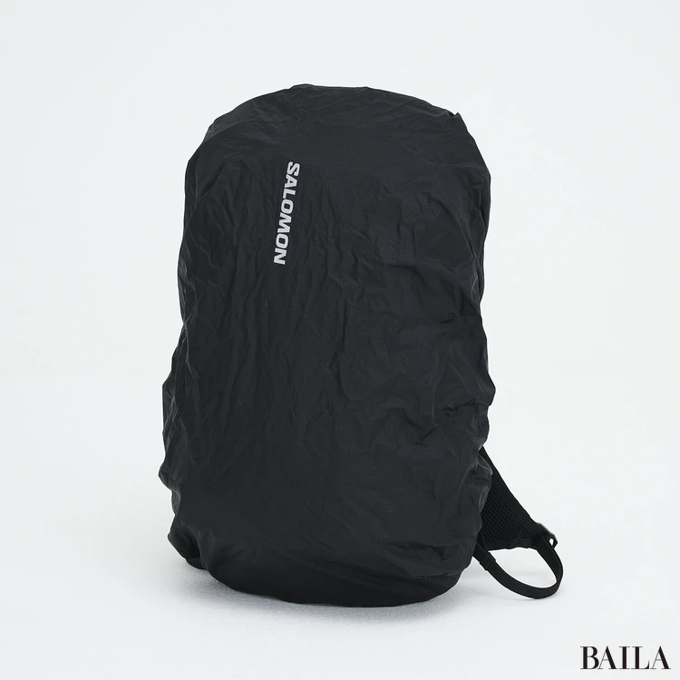 サロモン リュック レインカバーをつけた様子