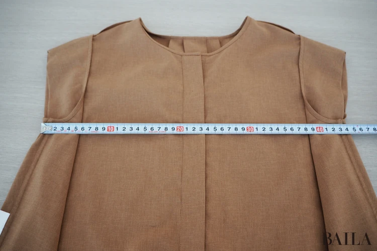ブラウスの身幅（脇下の幅）：約44cm