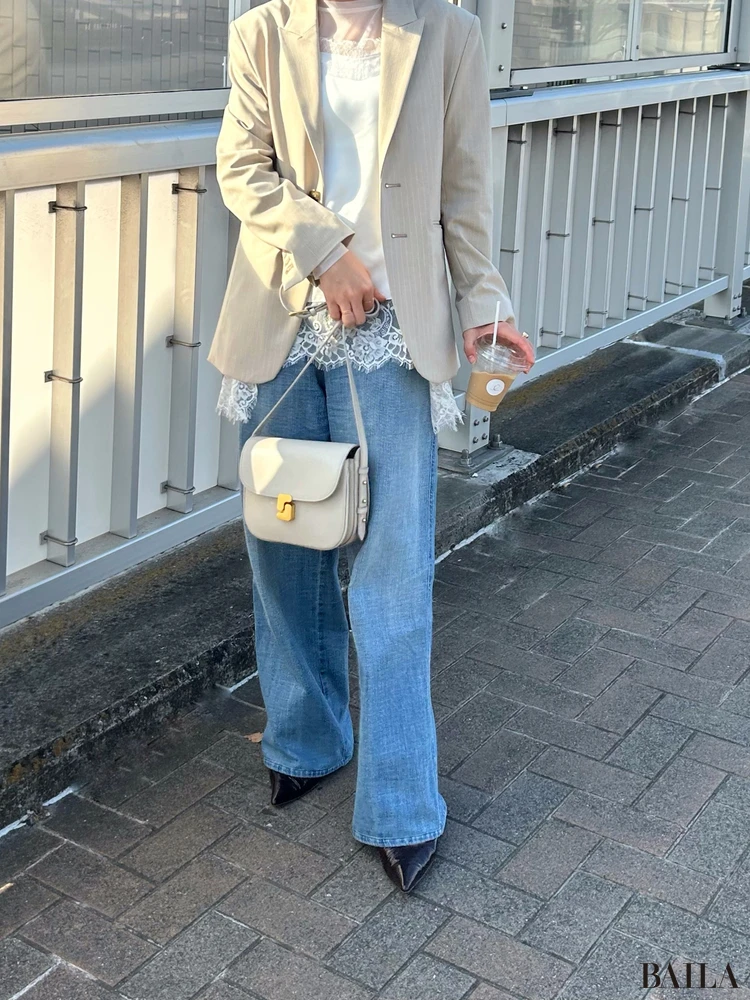 スールのバッグを持つ様子　正面