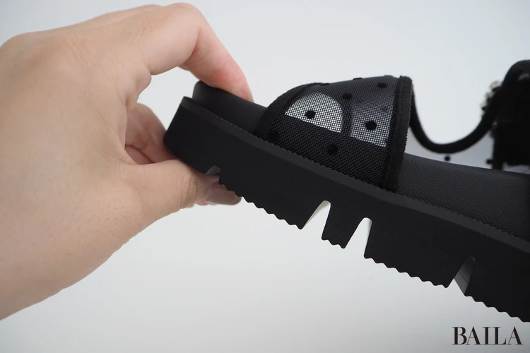 アウトソールの厚み