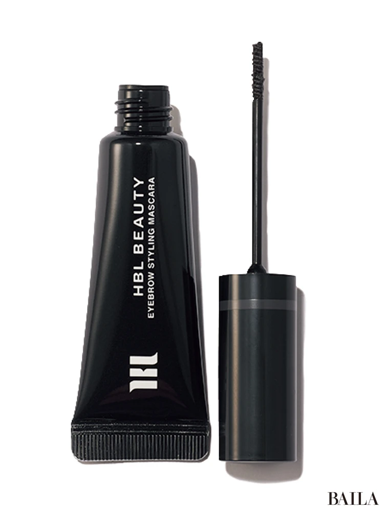 HBL アイブロウ スタイリングマスカラ 02 ￥3960／HBL BEAUTY