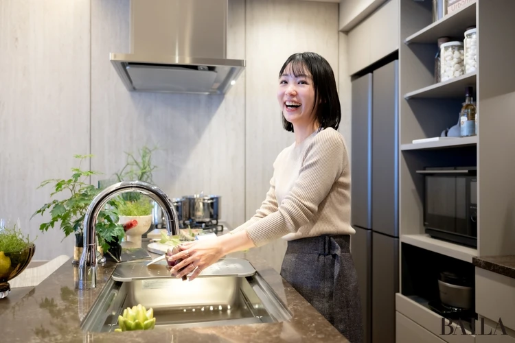 セントラルガーデン月島ザタワー　モデルルーム　キッチン　流し台　シンク