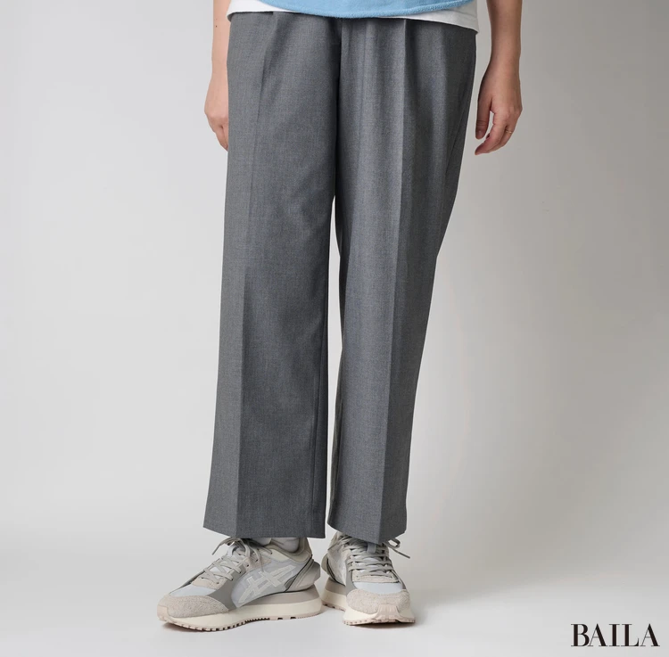 オニツカタイガーのスニーカーを試着 モアージュCO