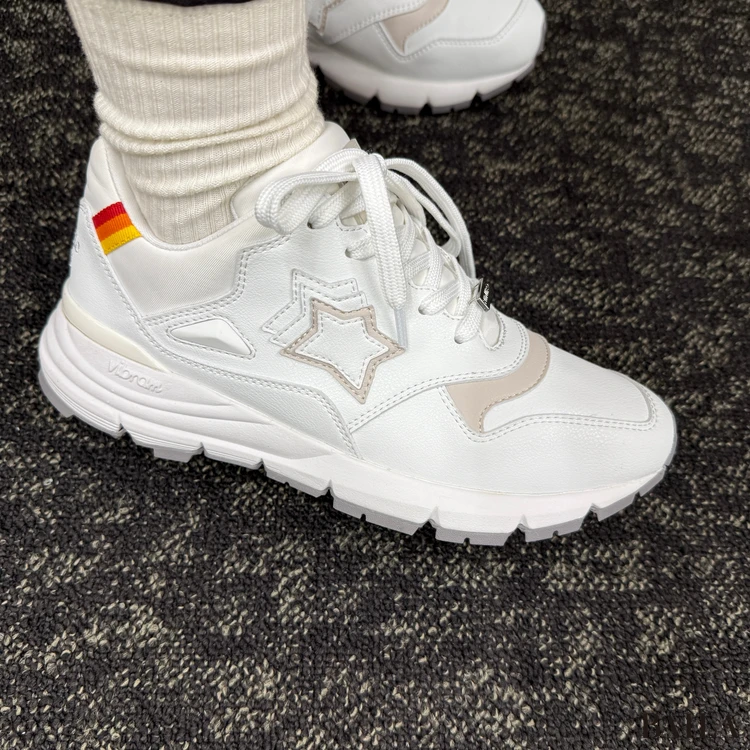 【AtlanticSTARS×HIMIKO】 AGENA (アジェナ) 履いた様子