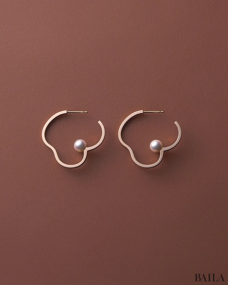 【TASAKI（タサキ）】花をイメージさせる新作ピアスでチャーミングな横顔に