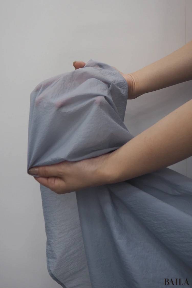 質感:シャカッと軽くて、品ありマット