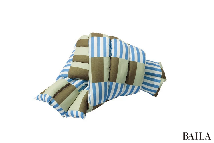 形は変幻自在！ 新感覚のクッション